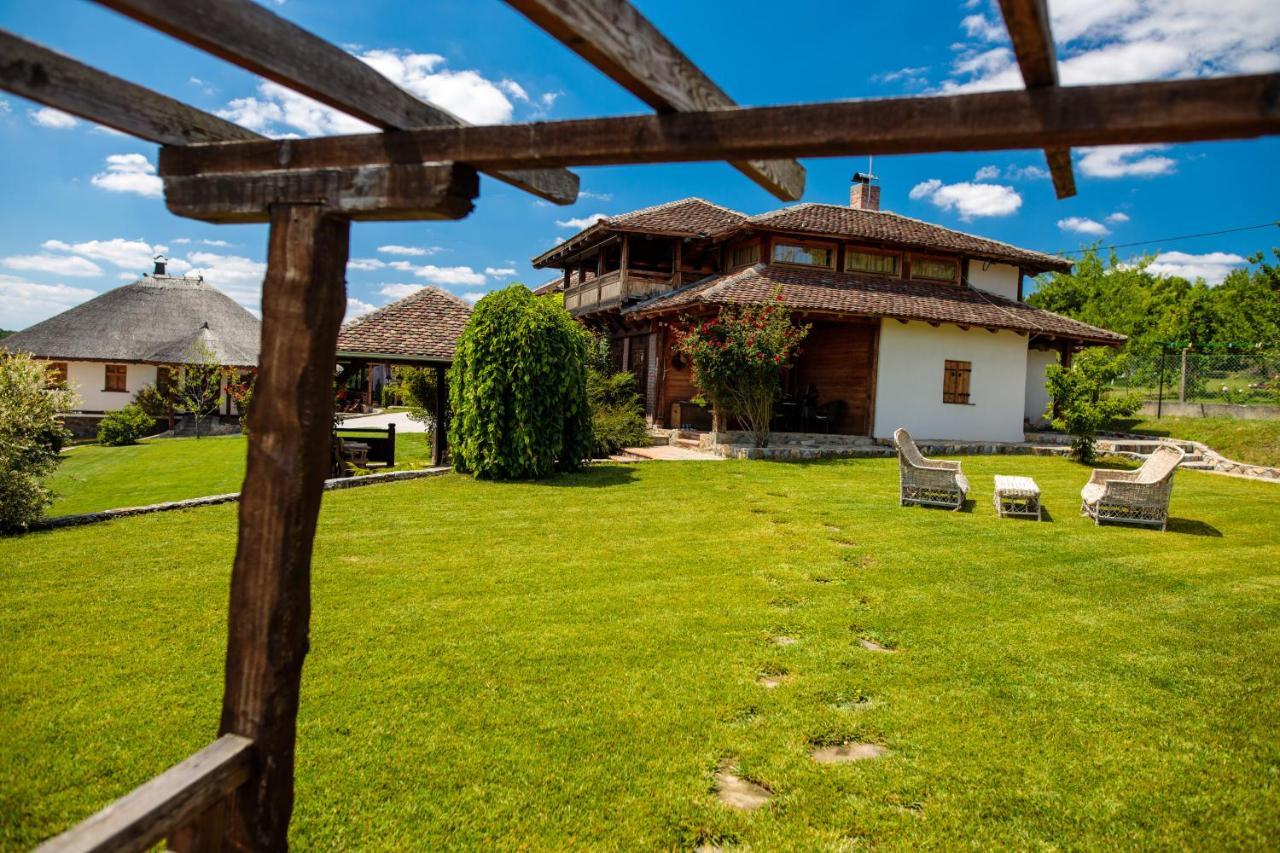 Woodland Resort Kragujevac Exteriör bild