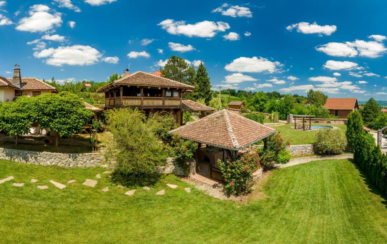 Woodland Resort Kragujevac Exteriör bild