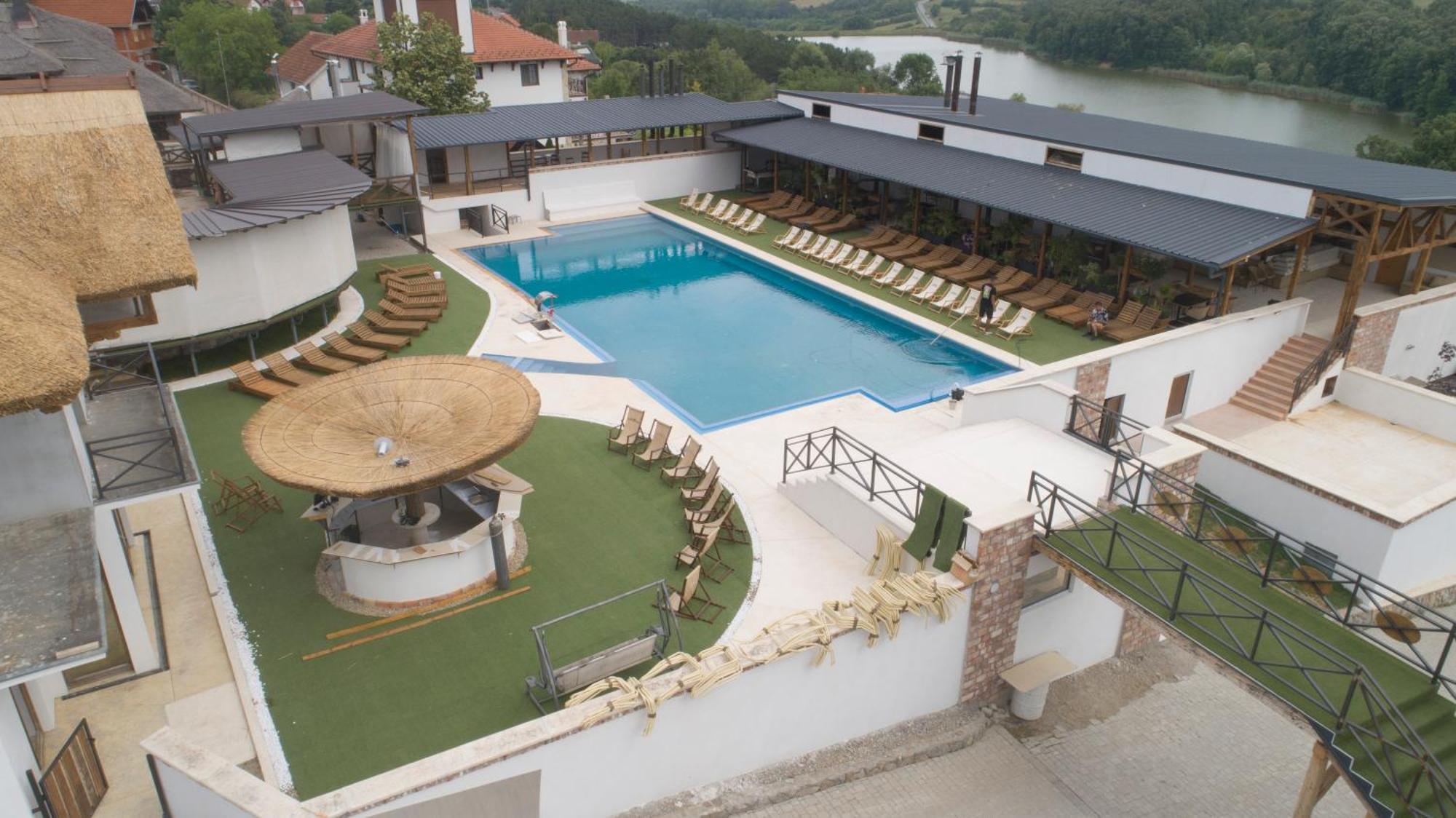 Woodland Resort Kragujevac Exteriör bild